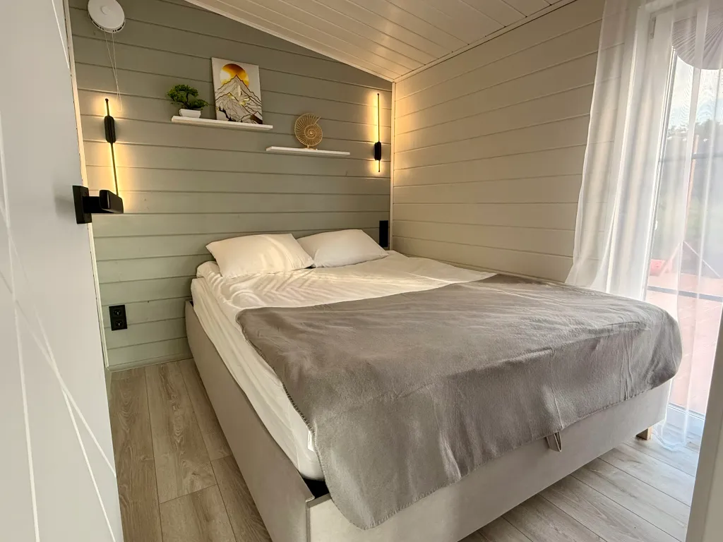 Barn with pool (дом на берегу рыбинского водохранилища)