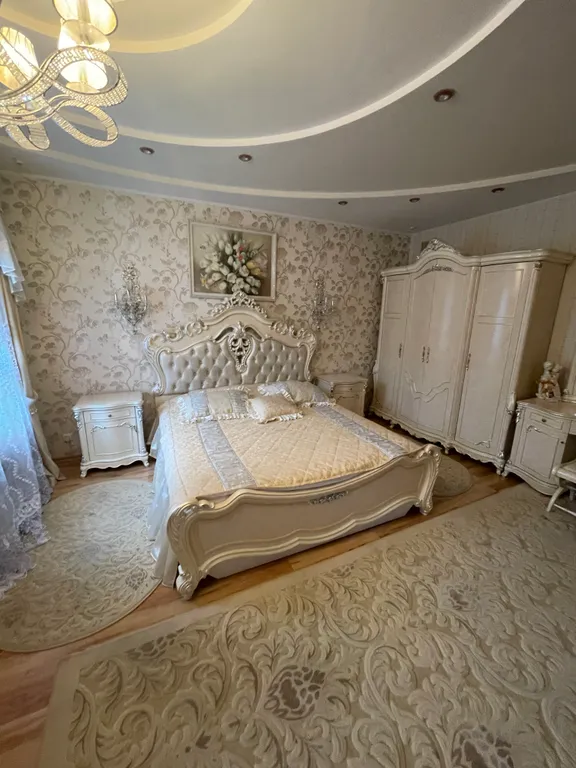 Квартира Номер в центре Ялты в 100 метрах от моря в историческом здании 1875 года — аренда посуточно в Ялта