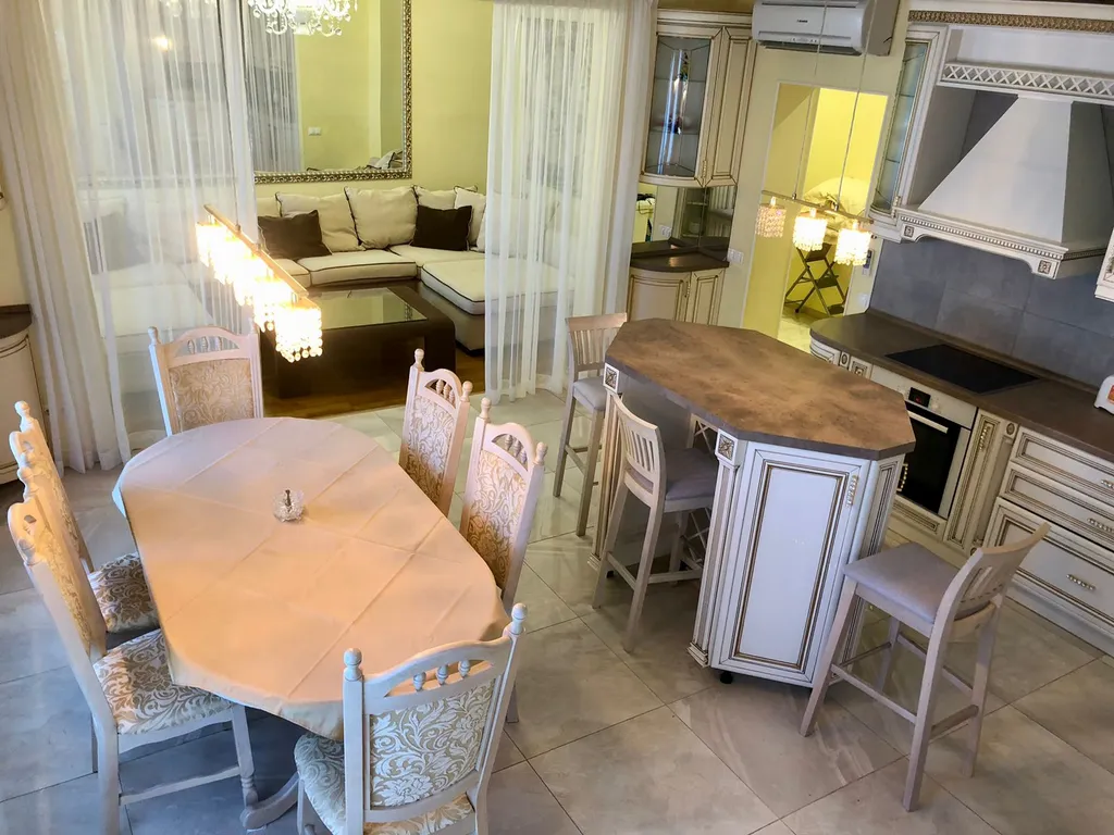 Апартаменты в центре с видом на Севастопольскую бухту