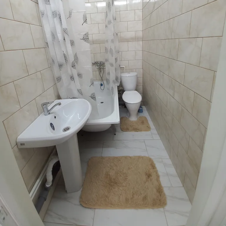 Студия на Горького