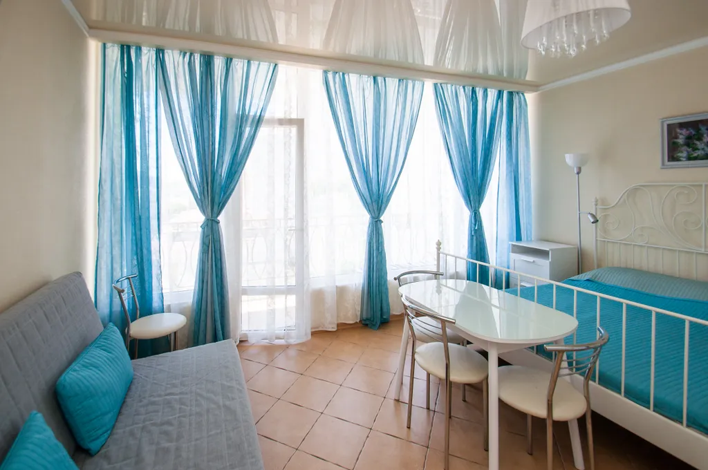 Квартира Студия с балконом астра 4 — аренда посуточно в Орджоникидзе