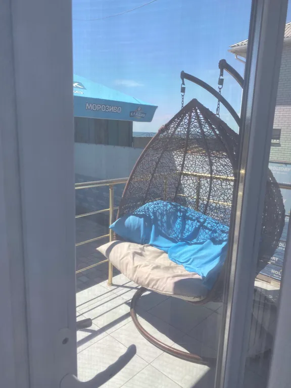 Двухместный люкс с парящей кроватью и балконом