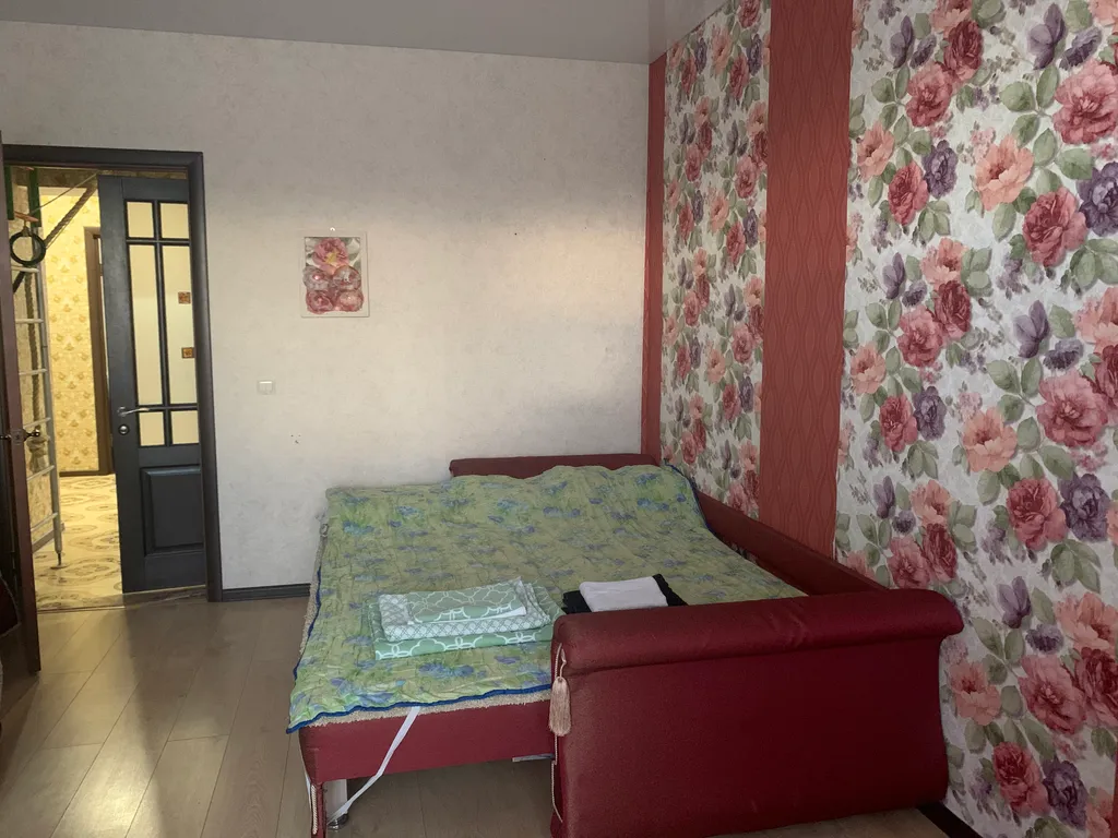 Уютная, просторная двухкомнатная квартира в тихом районе