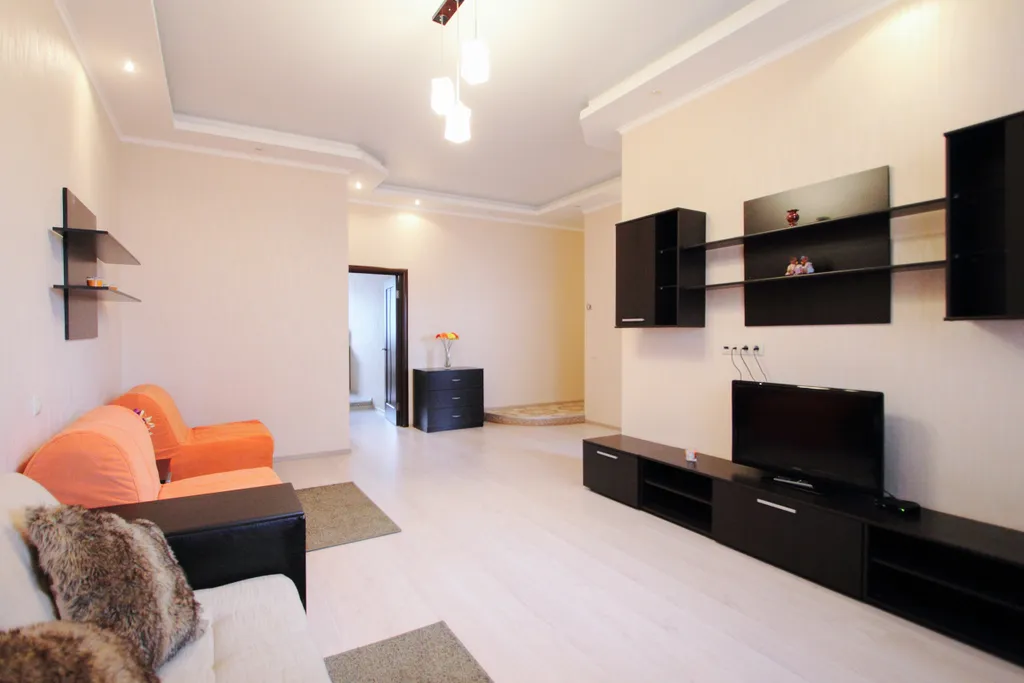 Двухкомнатная квартира с большой гостиной и балконом