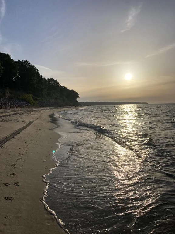 Дом с пляжем у моря