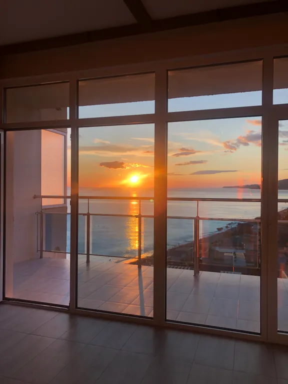 Квартира Яркая студия на берегу моря — аренда посуточно в Лазаревское