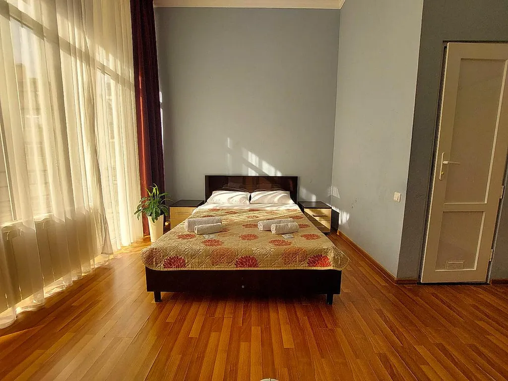 Квартира Двухместный номер с двуспальной кроватью и балконом — аренда посуточно в Сочи