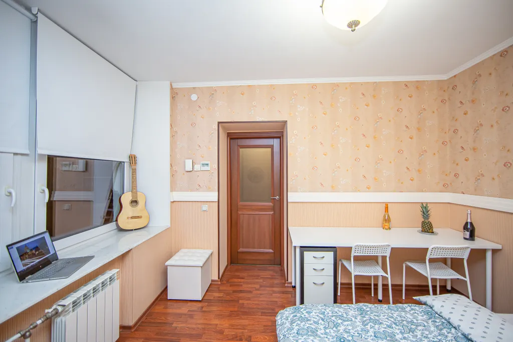 4BR Apartment next to St Isaak Cathedral
