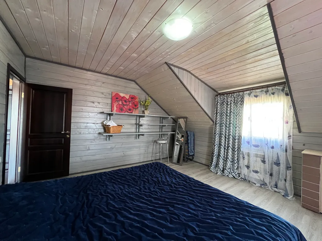 Дом с сауной и большой ванной на террасе