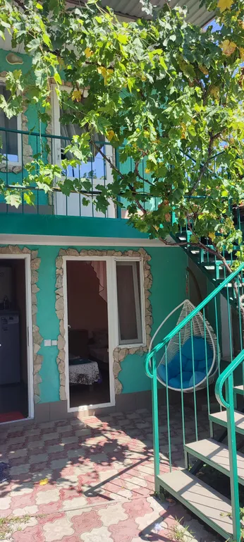 Коттедж на 5 человек со своим двориком — аренда посуточно в Феодосия