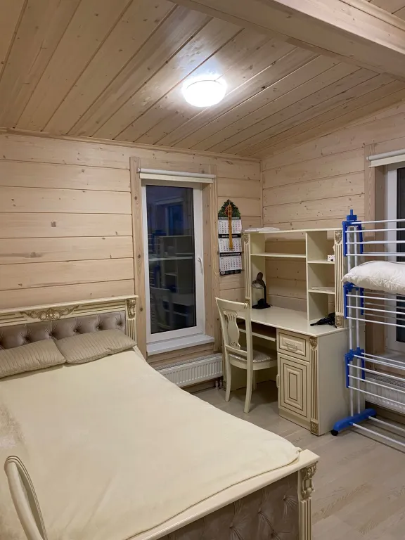 Загородный дом с видом на озеро