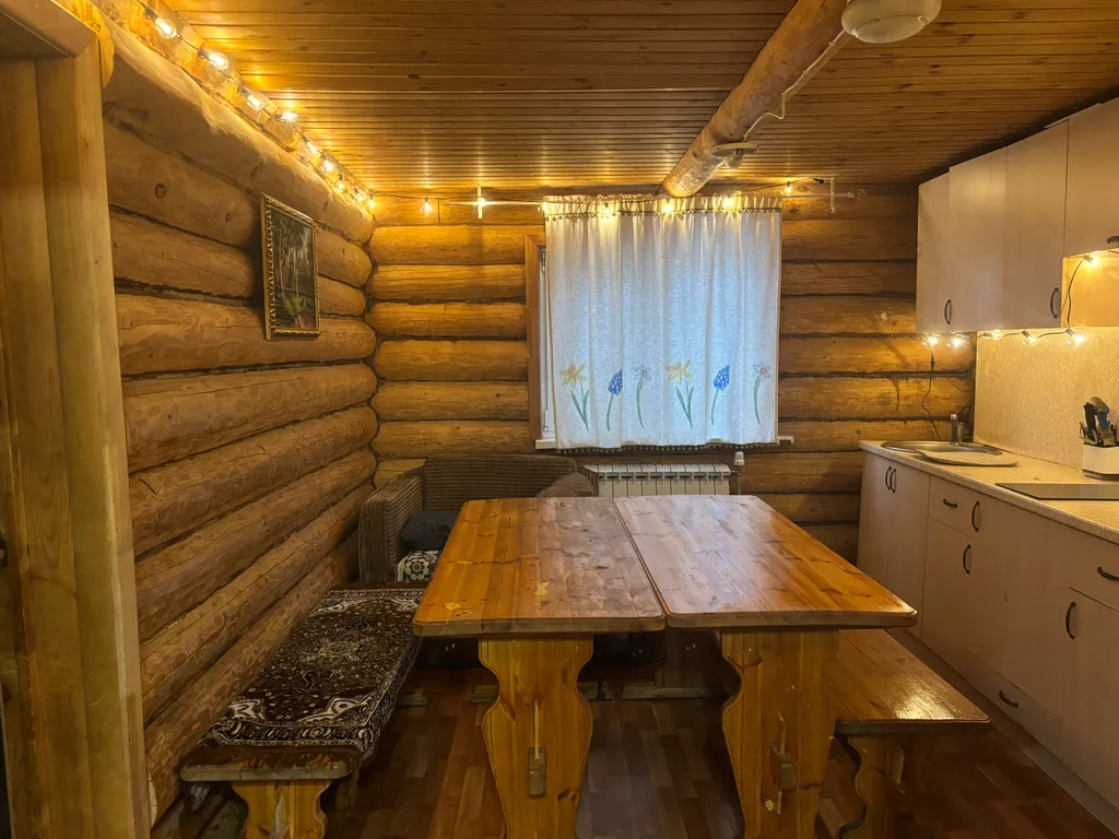 Бревенчатый дом в центре с баней и мангалом