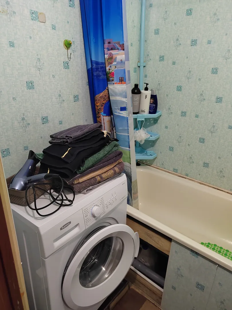Ванная, стиральная машинка, полотенца