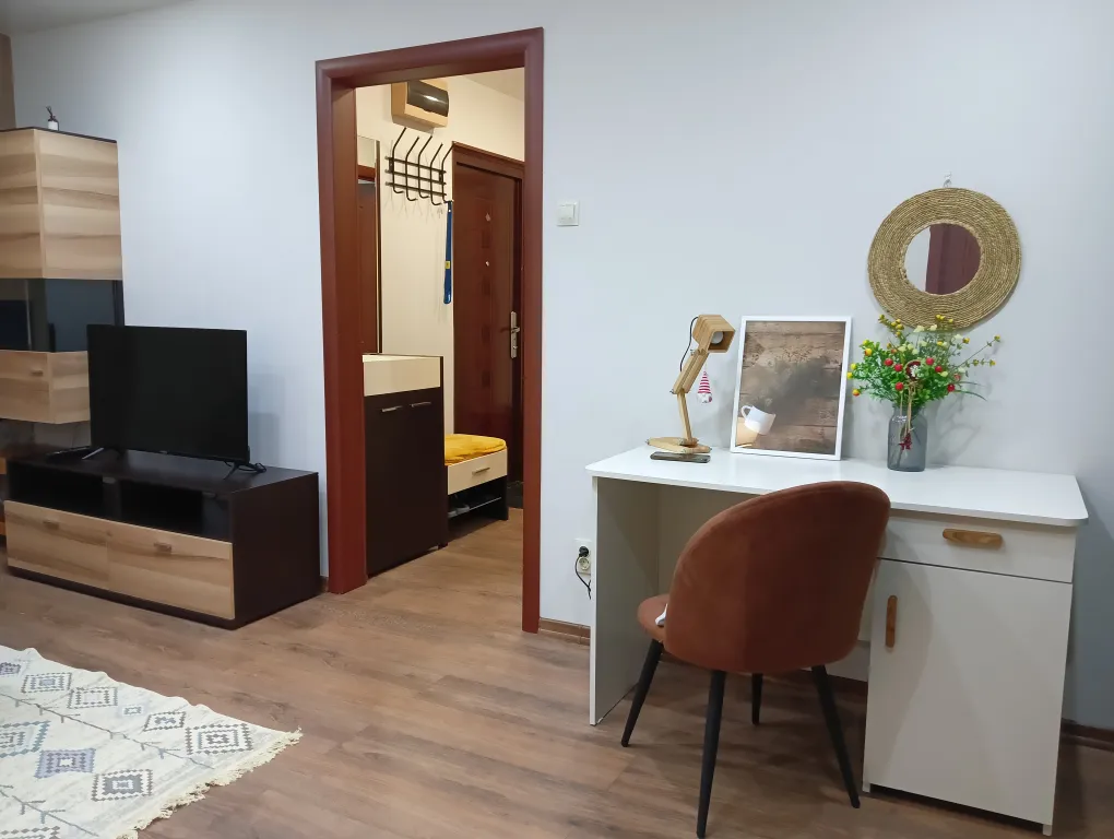 Ваш Рантье на Книповича 19 рядом с Cosmos