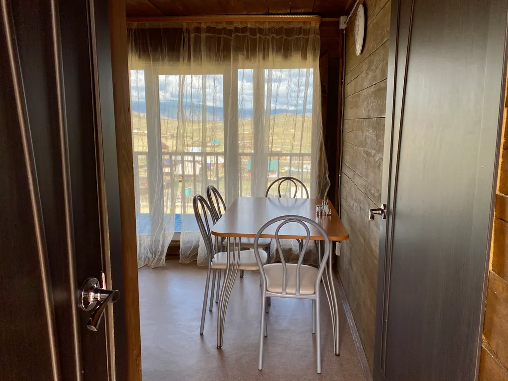 Домик с видом на Байкал и горы