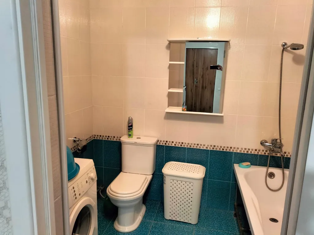 Двухкомнатный дом и 5 соток, с садом, без хозяев