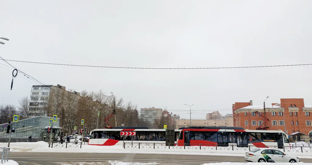 1 минута пешком от метро.
