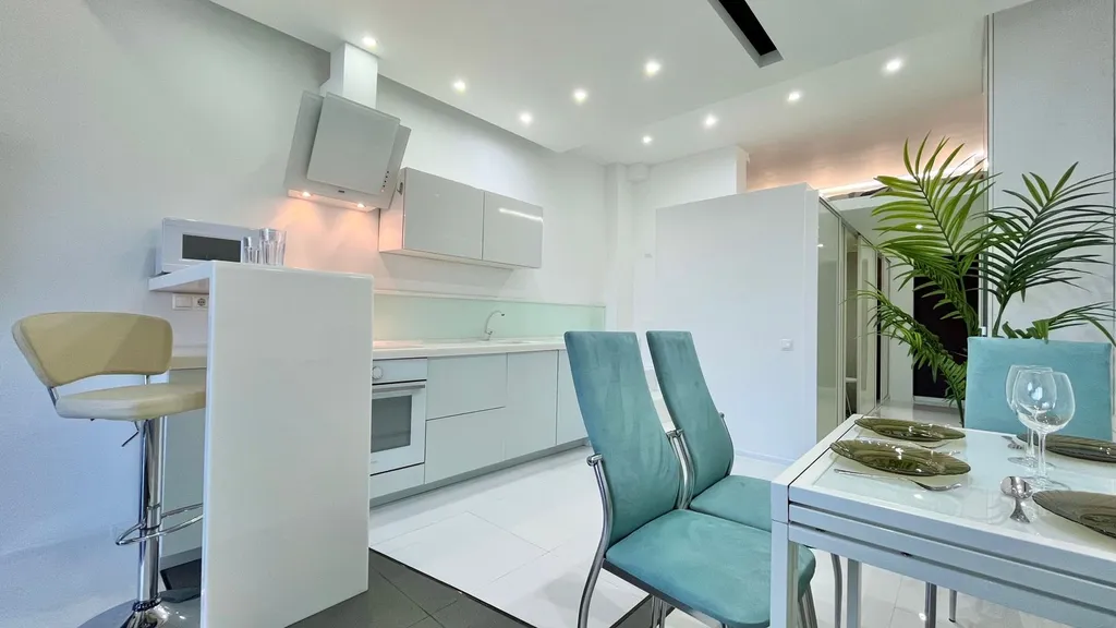 Апартамент с бассейном на крыше в центре Сочи