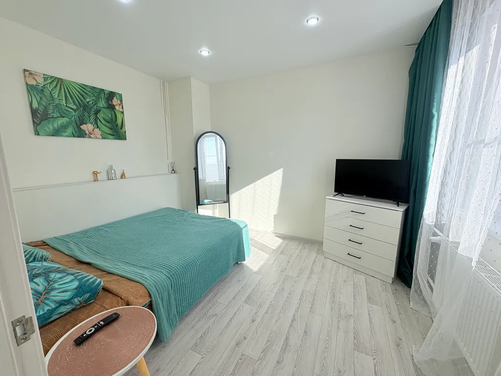 Уютная евродвушка в новом доме с огороженной территорией