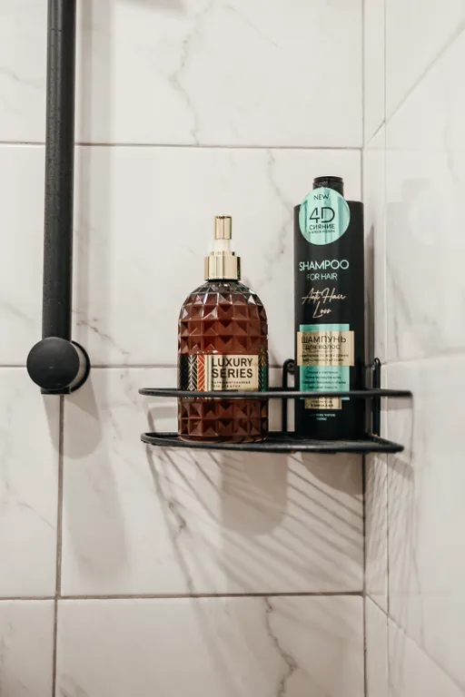 Гармония уюта: светлая студия с кроватью king size