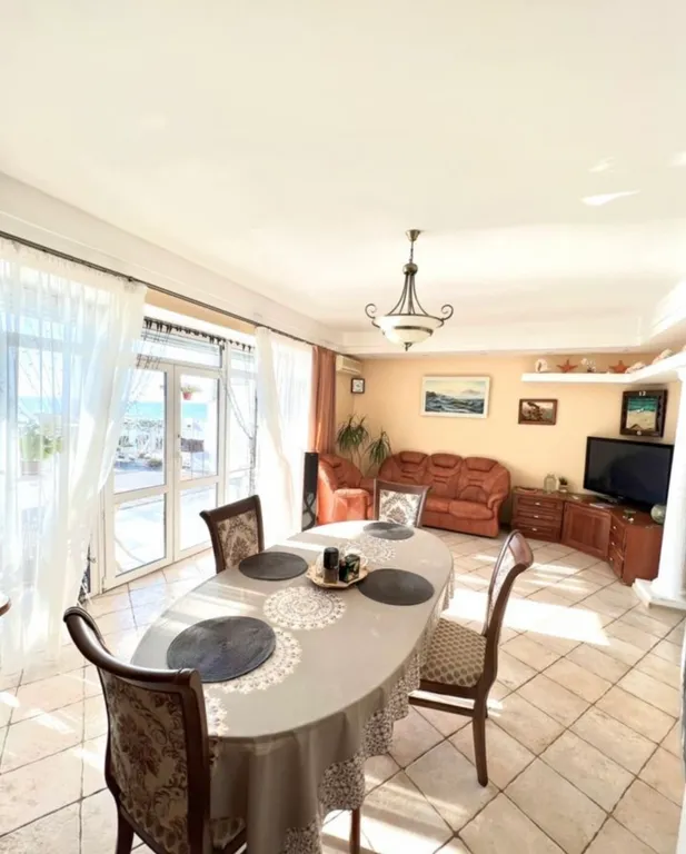 Коттедж у моря