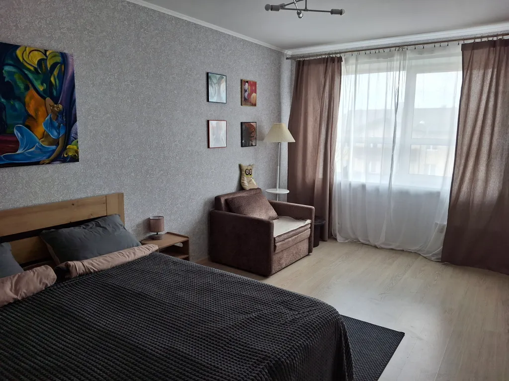 Современная студия в тихом районе, рядом с бассейном и  парковкой