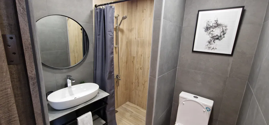 3-комнатная квартира с видом на парк у площади Республика