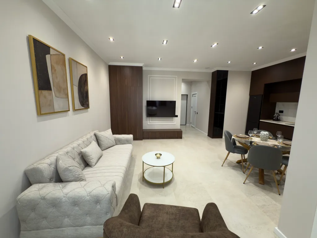 Monna Lisa Apartment on 28 may