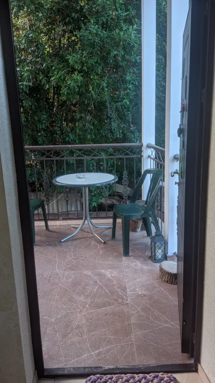 Двухкомнатная квартира с отдельной спальней 2.1