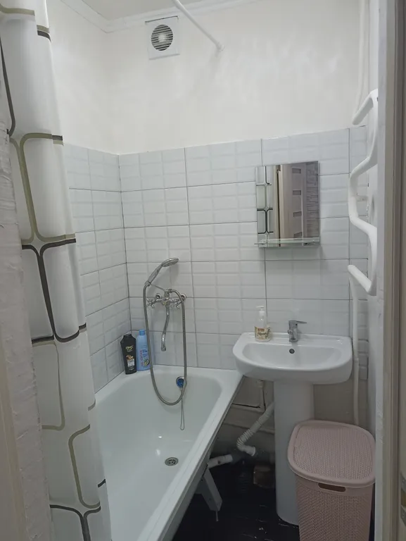 Квартира в центре на первом этаже с асфальтированной парковкой