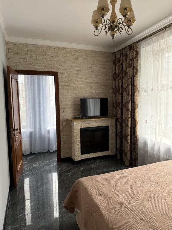 Уютная квартира с 2 изолированными спальнями с охраной