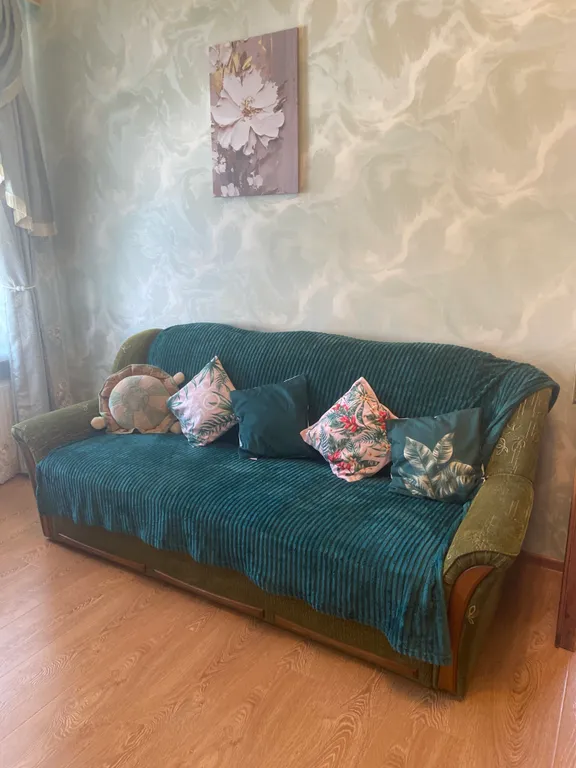 Уникальная квартира с интересным ремонтом и настоящим камином