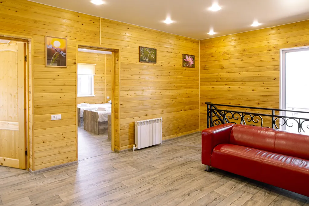 Коттедж в 10 минутах езды от города