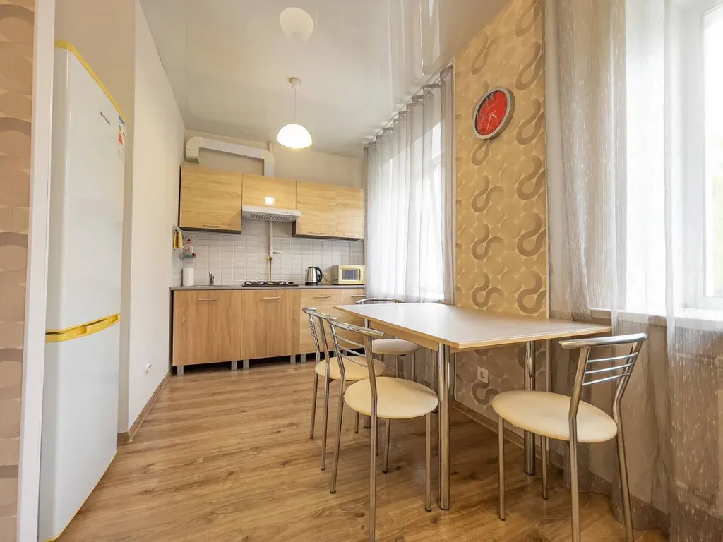 Трехкомнатная красивая квартира в центре