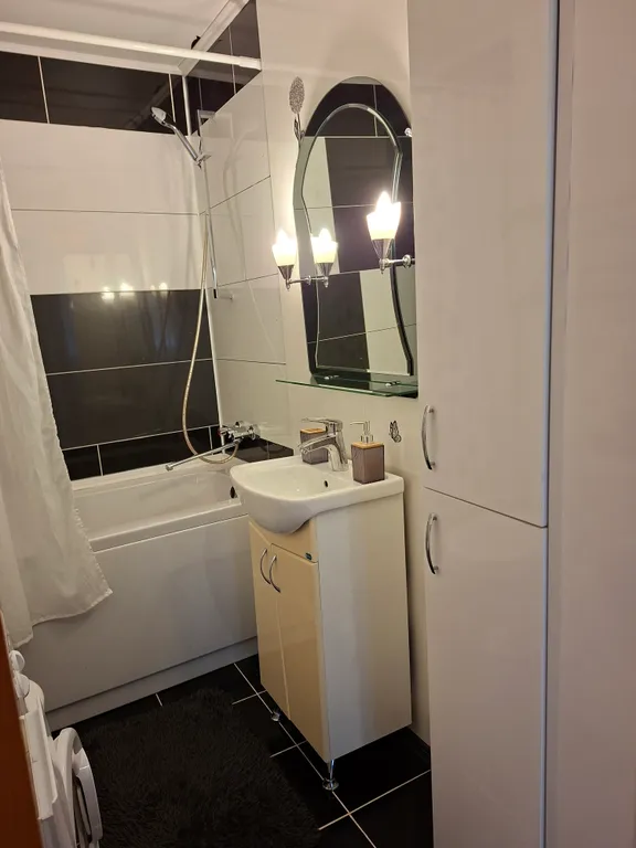 Уютная квартира в тихом микрорайоне.