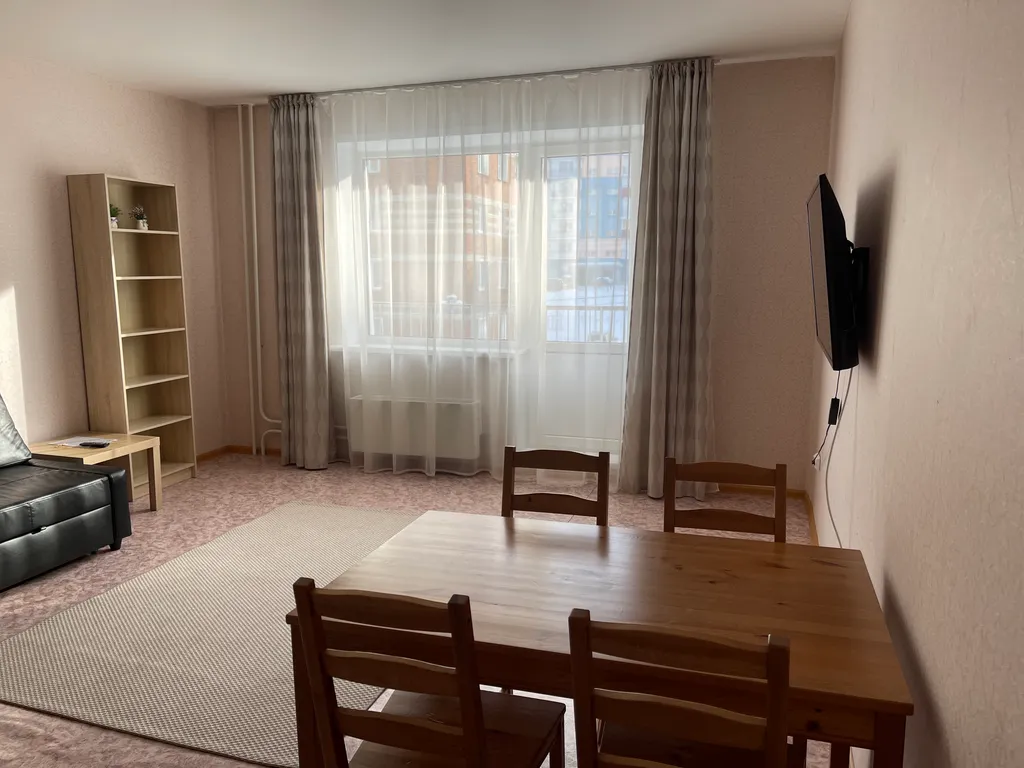 Студия со спальней в девятиэтажном доме в центре