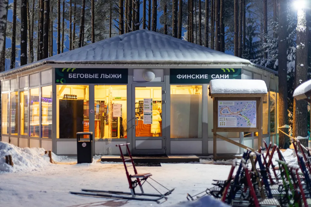 Апартамент с двумя спальнями и большим балконом у курорта