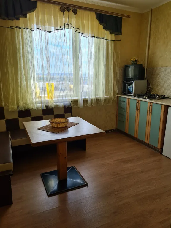 Квартира возле Кристалла — аренда посуточно в Губкин