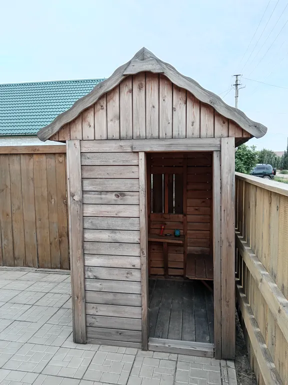 Гостевой домик вдали от берега и шума с кухней, туалетом, душем в доме