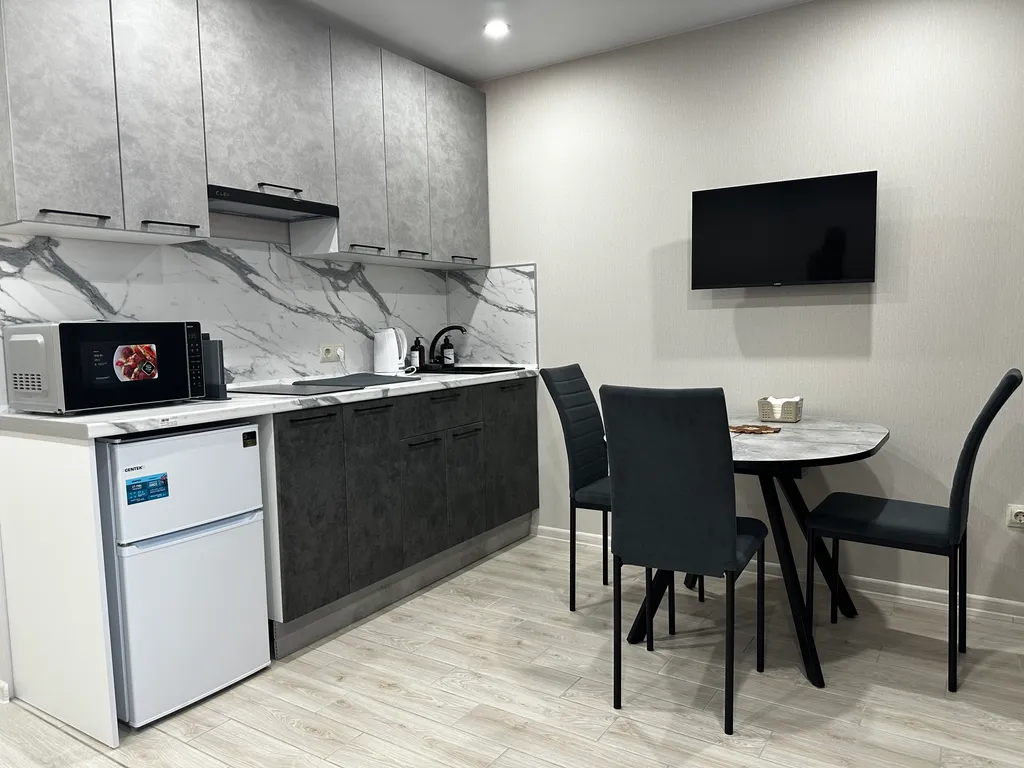 Свободные апартаменты у моря с бассейном