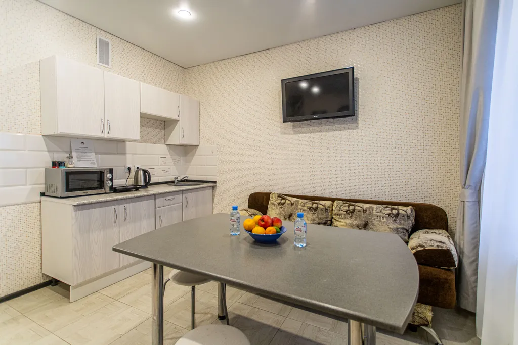 Современная студия в монолитном доме