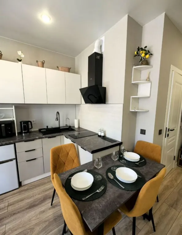 Квартира Квартира Яркая жёлтая студия в ЖК Самолёт — Краснодар