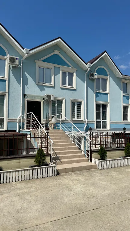 Студия с подогреваемым бассейном в клубном поселке