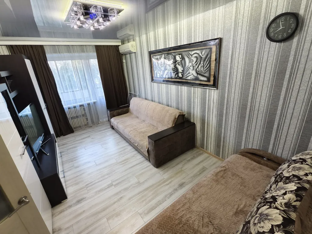 Новая 2-ух-комнатная квартира с хорошим расположением