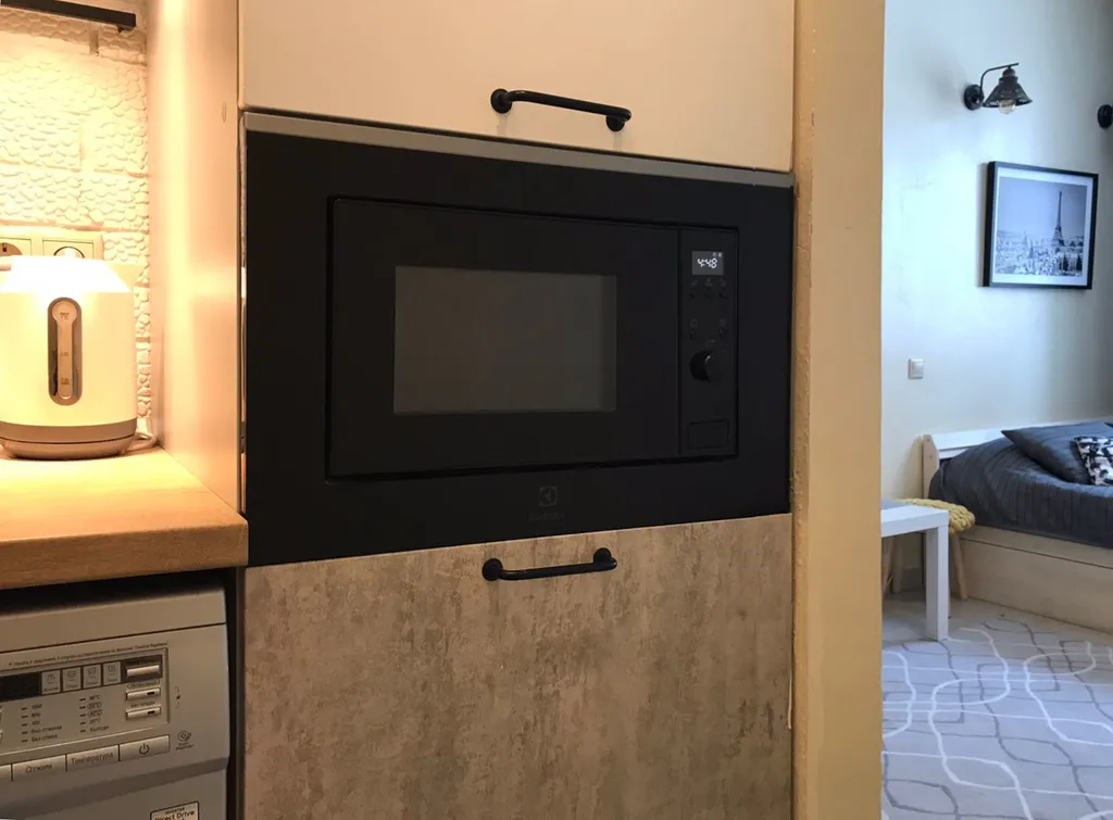 Новая студия с современным дизайнерским ремонтом