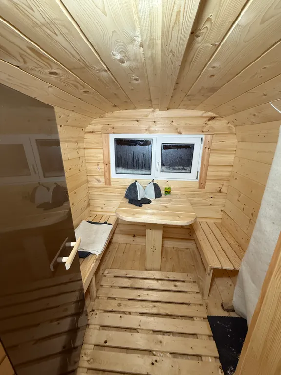 Домик на берегу реки Вишера