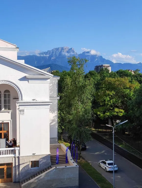 Топ Центр Парк на Набережной у Театра