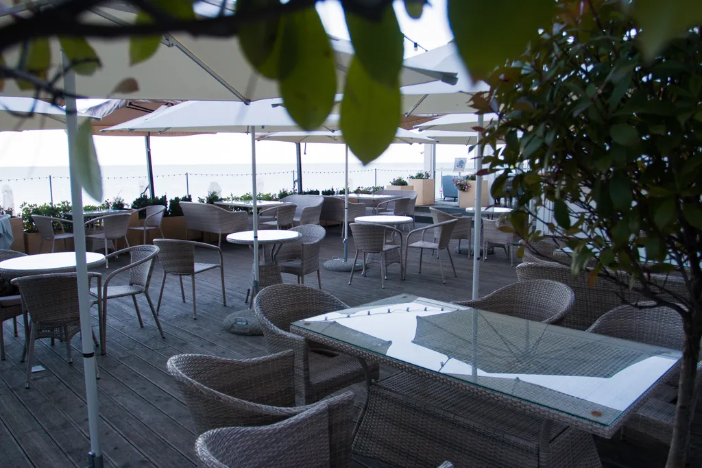 Апартамент с собственным бассейном и пляжем