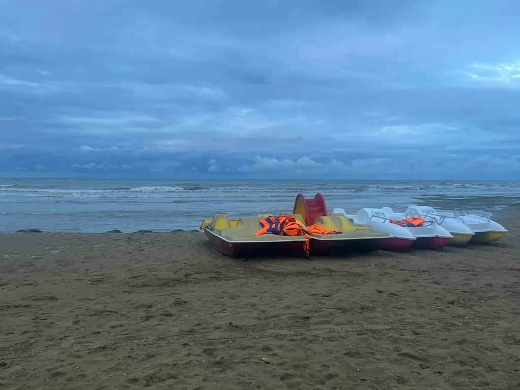 Дом на берегу Каспийского моря