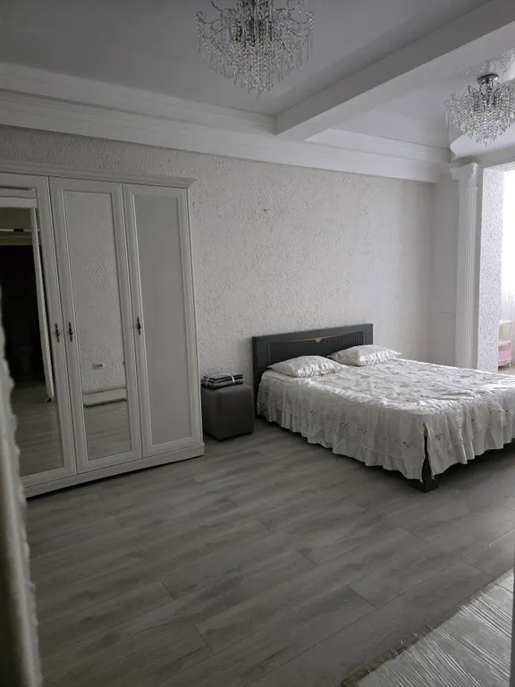 Уютная квартира-студия в новостройке в самом центре города